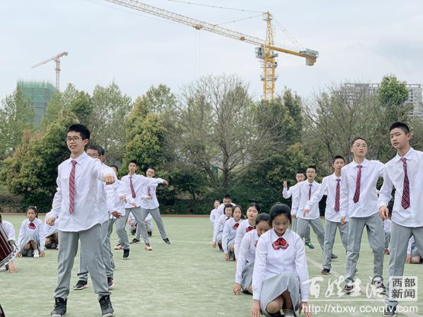 最新小学校园集体舞，舞动快乐成长之路