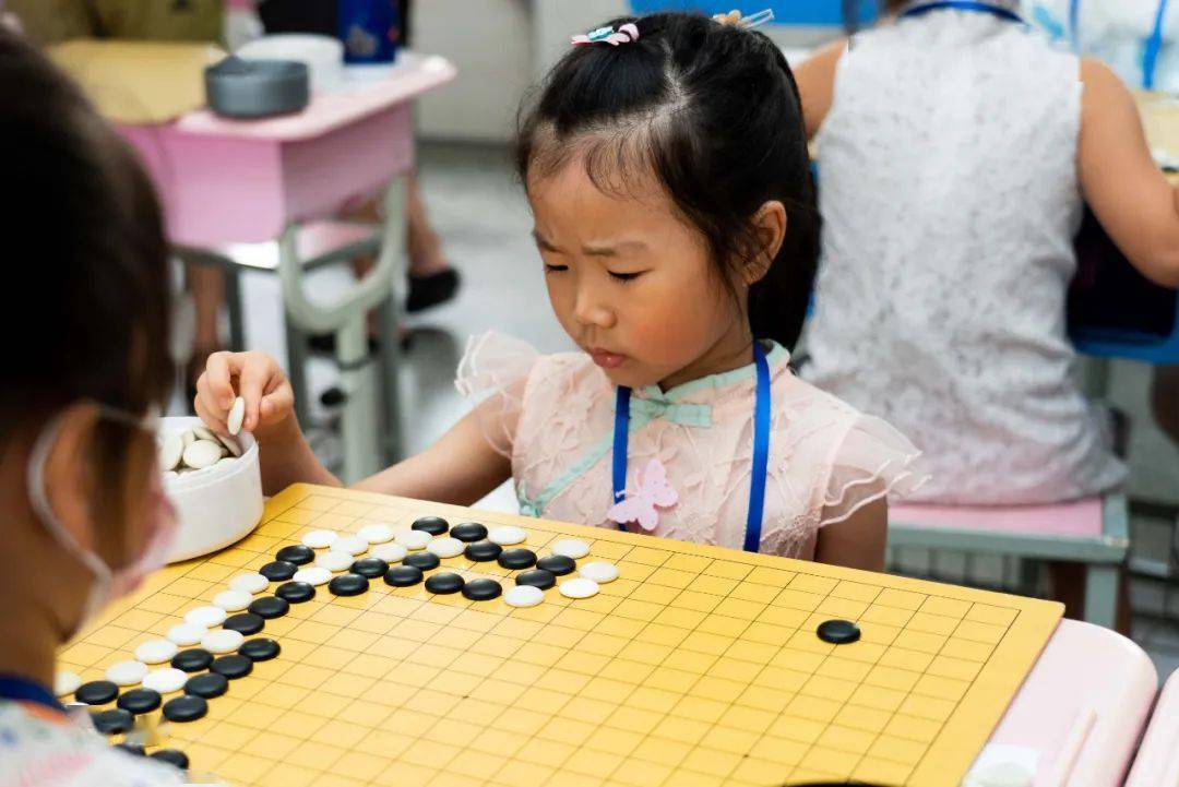 最新围棋定式解析与对手间的温馨博弈